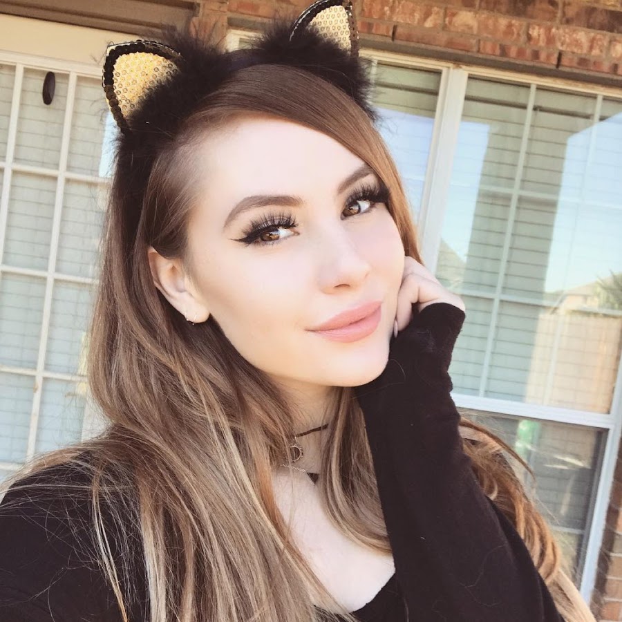 Cat Queen - YouTube