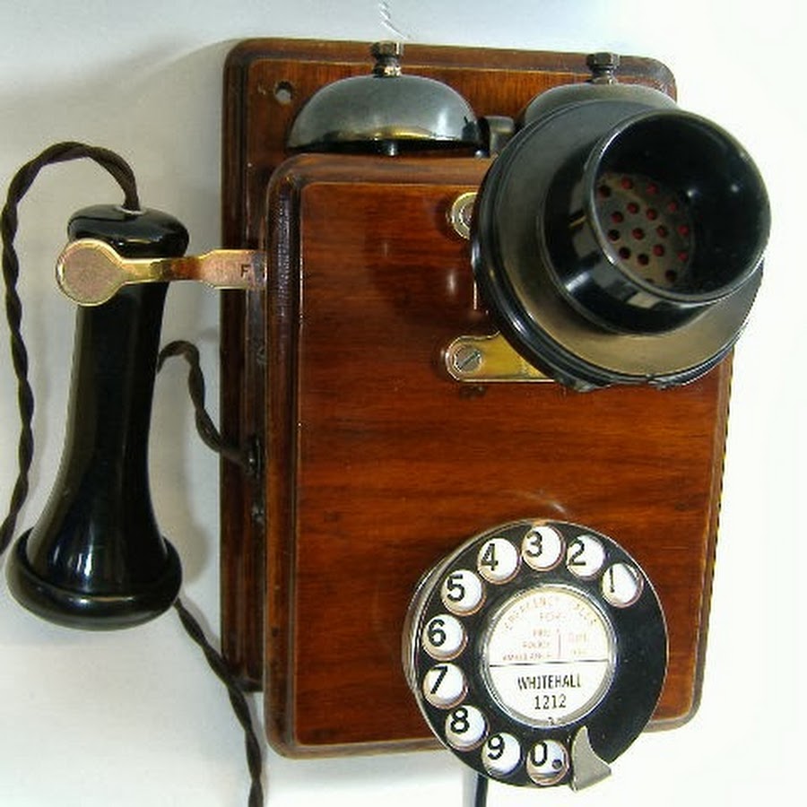Самый старый прибор. Телефонный аппарат. Старый телефон. Старый телефонный аппарат. Телефонный аппарат ретро.