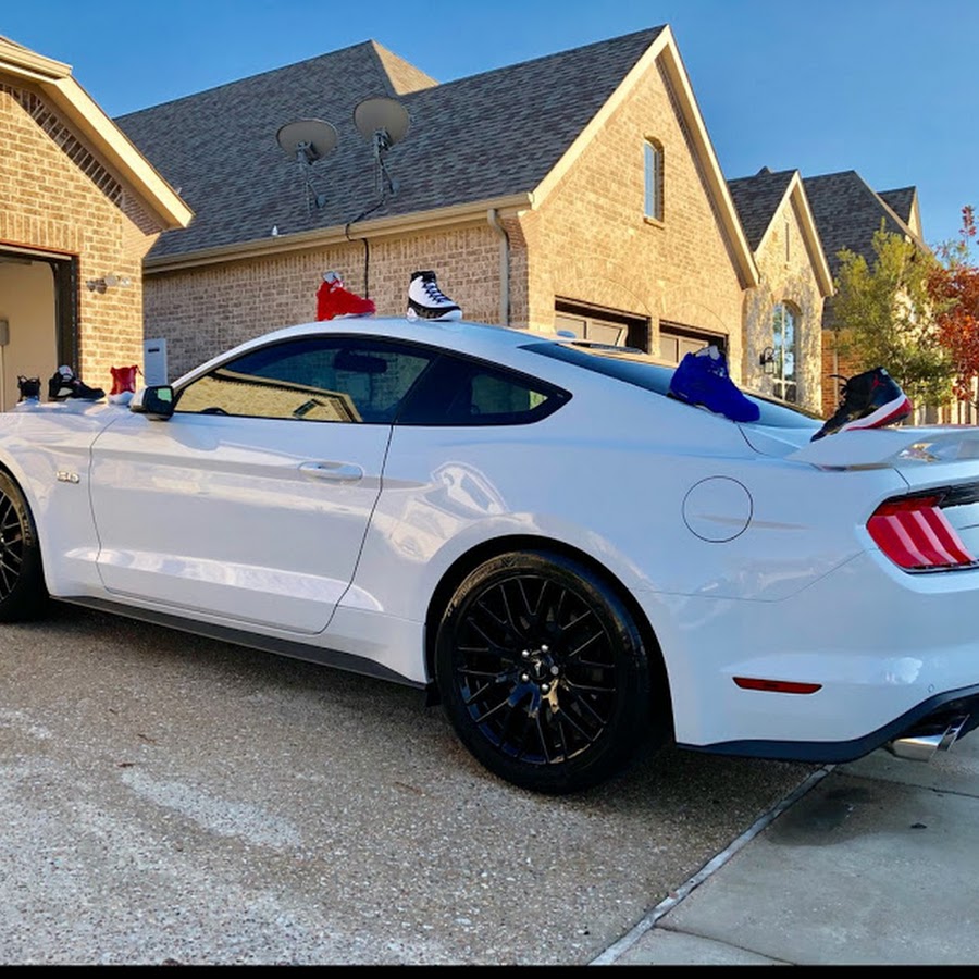 Muscles & Cars - YouTube