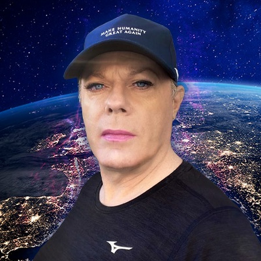 Eddie Izzard - YouTube