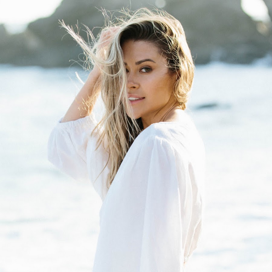 Caelynn MillerKeyes YouTube