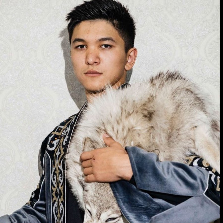 ками певец. ұланғасыр қамиев. кызыл равшан. ұланғасыр қамиевда неші тинге бар. Kazybek kuraiysh.