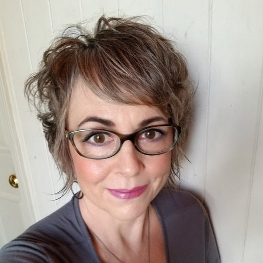 Lisa Toovey - YouTube