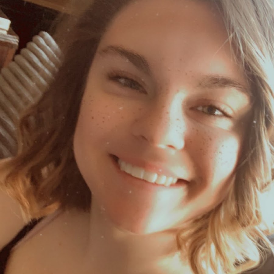 Lauren Sands - YouTube