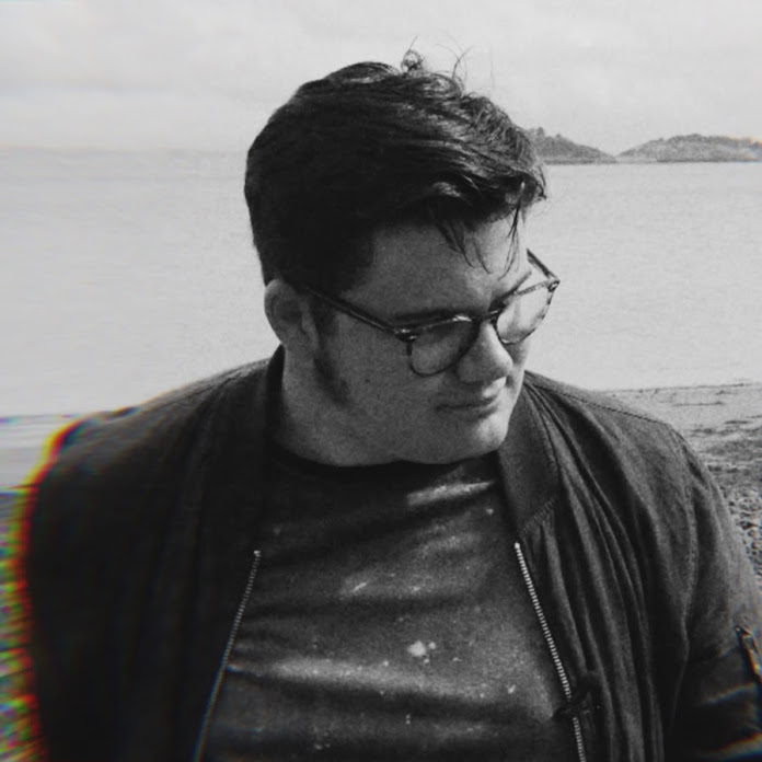 La Folle Histoire Net Worth & Earnings (2026)