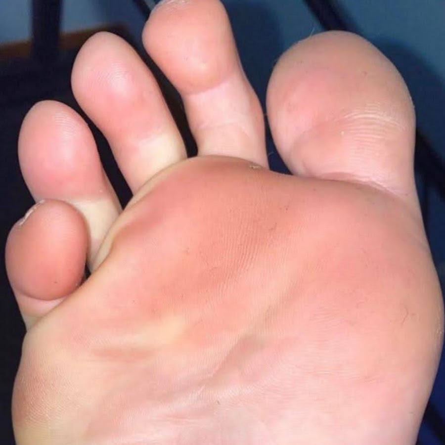 boys-feet-youtube
