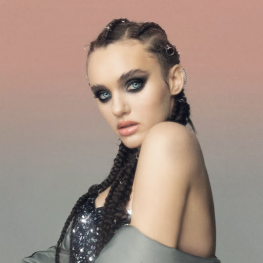 Карина романовская модель
