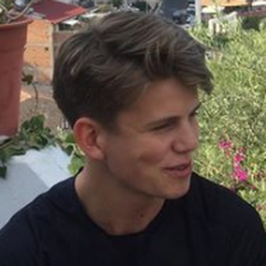 Default Skin - YouTube