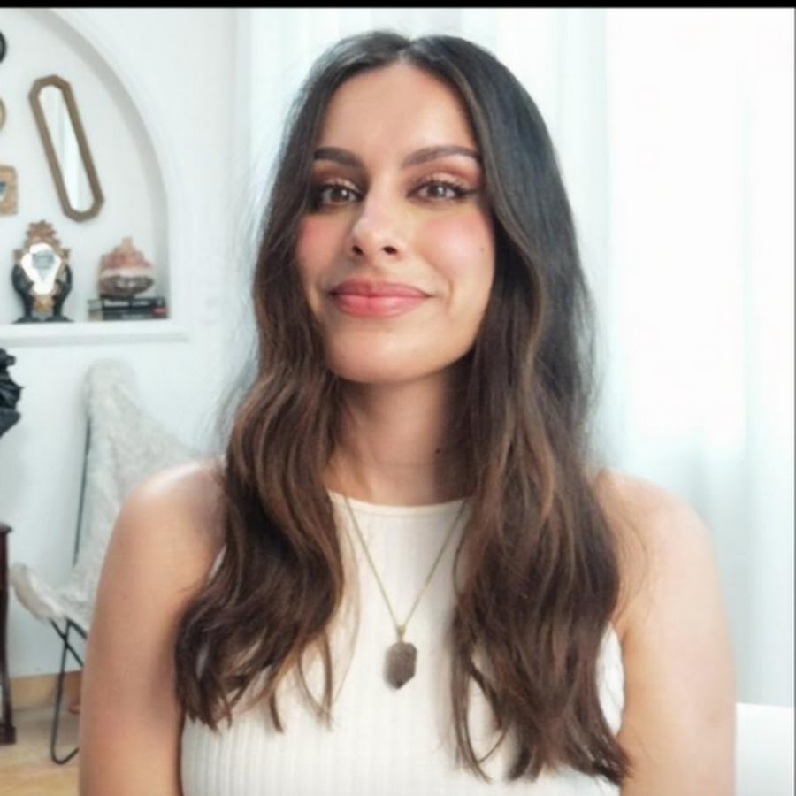 Lorena la Bruja Blanca - YouTube