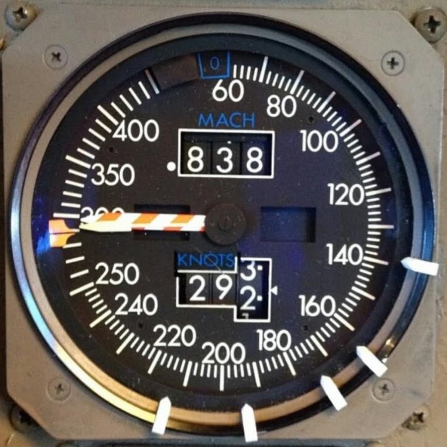 Скорость самолета 240