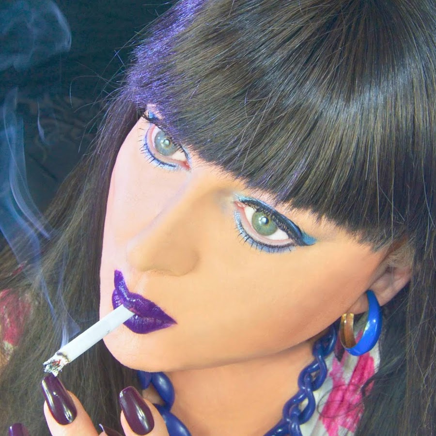 Trangender_Hot Smoking_Chick - YouTube