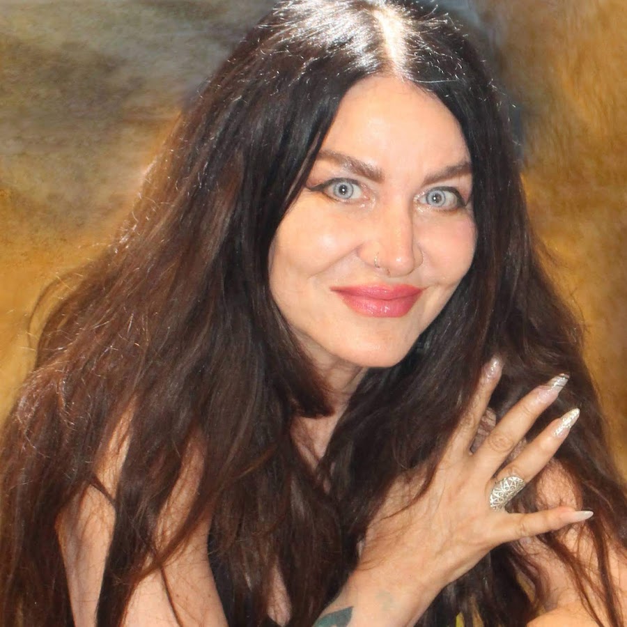 Betty Moon - YouTube