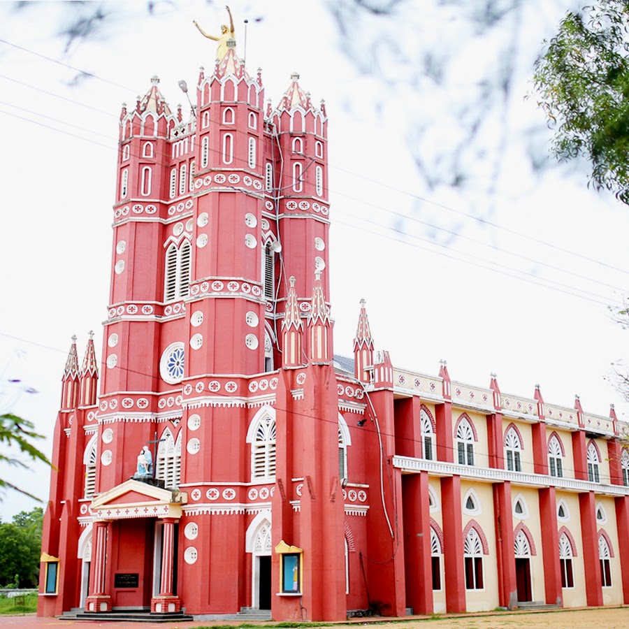 Holy Mass St Ignatious Church Puthenthope - YouTube