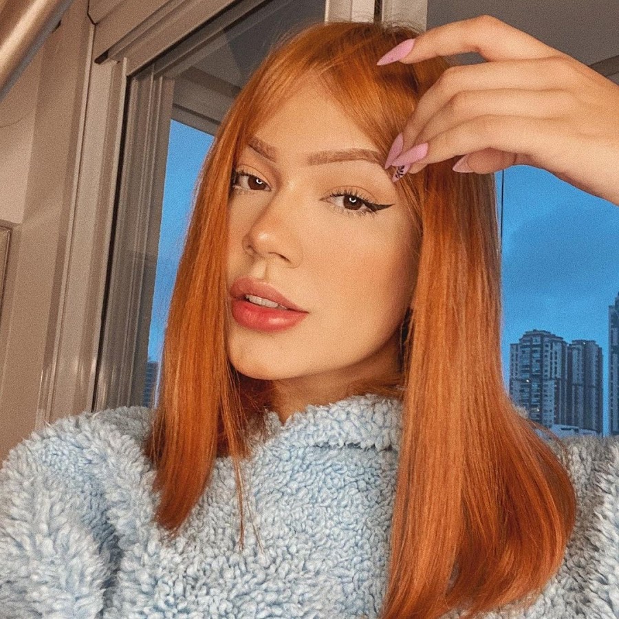 Lara Silva - YouTube