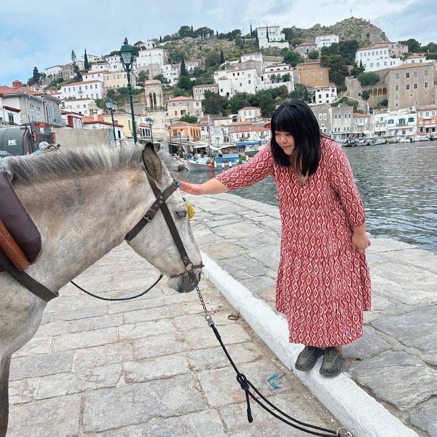 Sure Loves Pocket Polly - YouTube