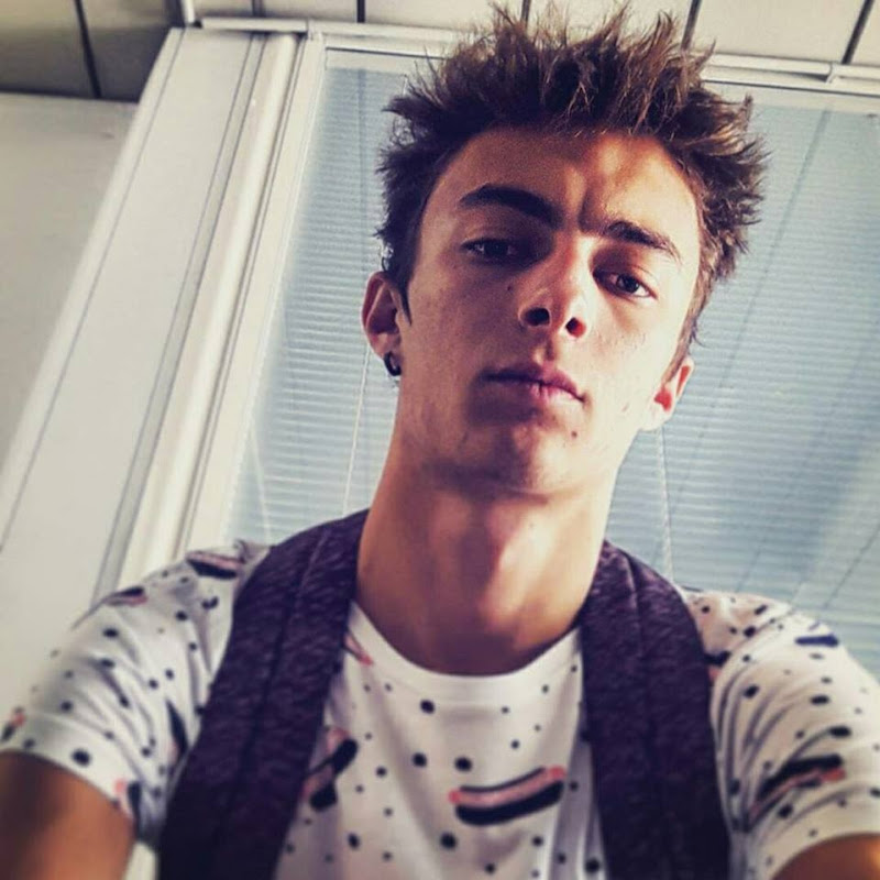 Dashboard Video Serfio Minecraft Parodie J Ai La Dalle Trois Cafes Gourmands A Nos Souvenirs Wizdeo Analytics