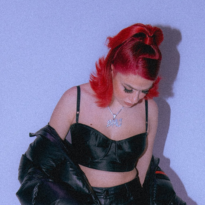 Badmómzjay Net Worth & Earnings (2026)