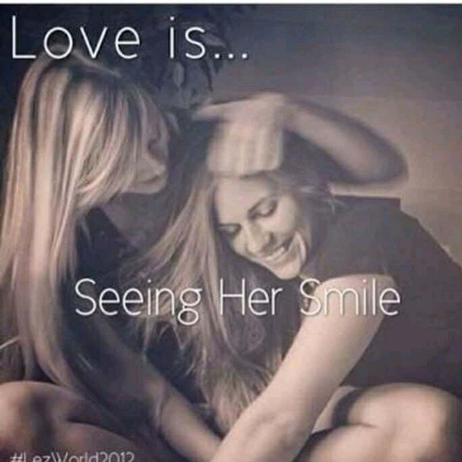 I see her she is smiling. Really happy. фразы и высказывания лезбиянок. Her smile. Why is she мем.