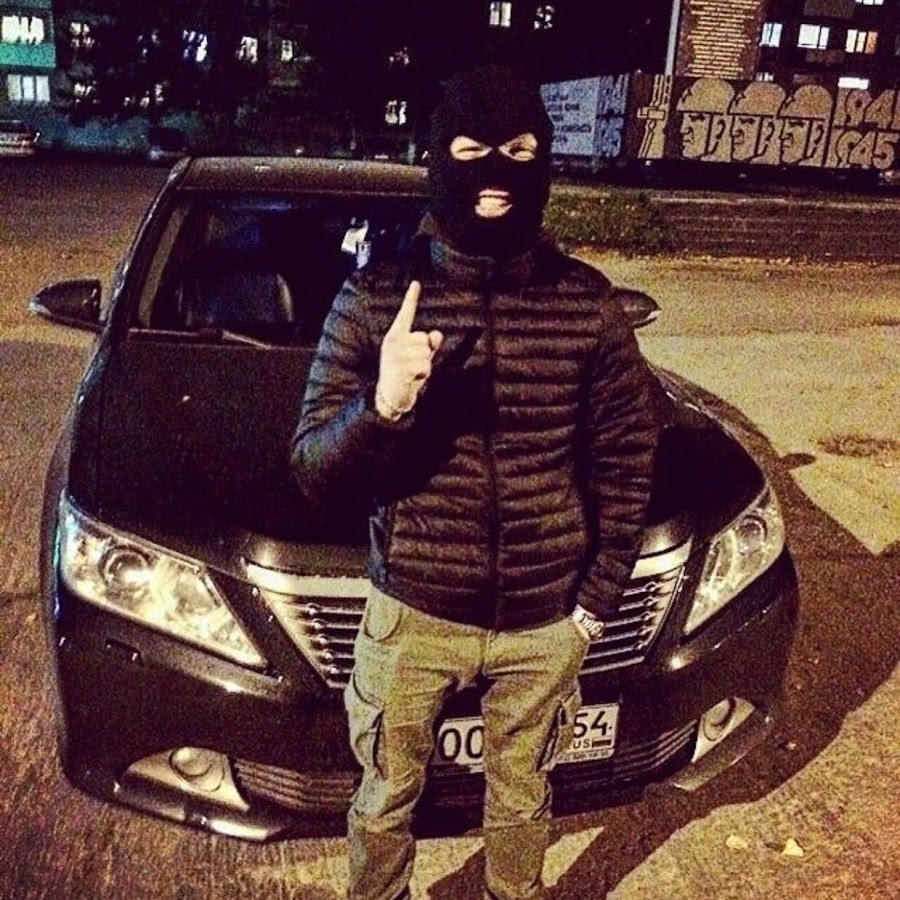 Бандитские авы. Бандиты в спортивных костюмах. Парочка бандитов. Бандит бабек мамедрзаев. Красивые парни бандиты.