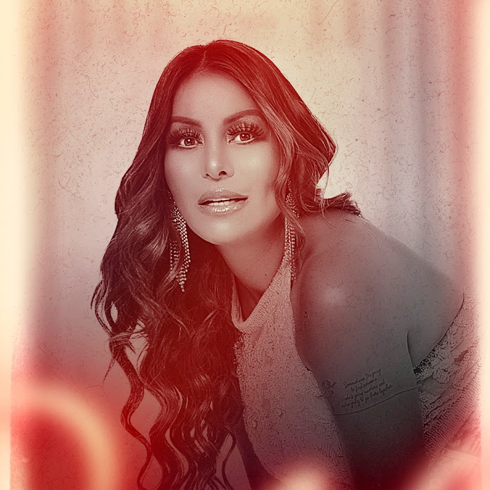 Walkyria Santos Net Worth & Earnings (2026)