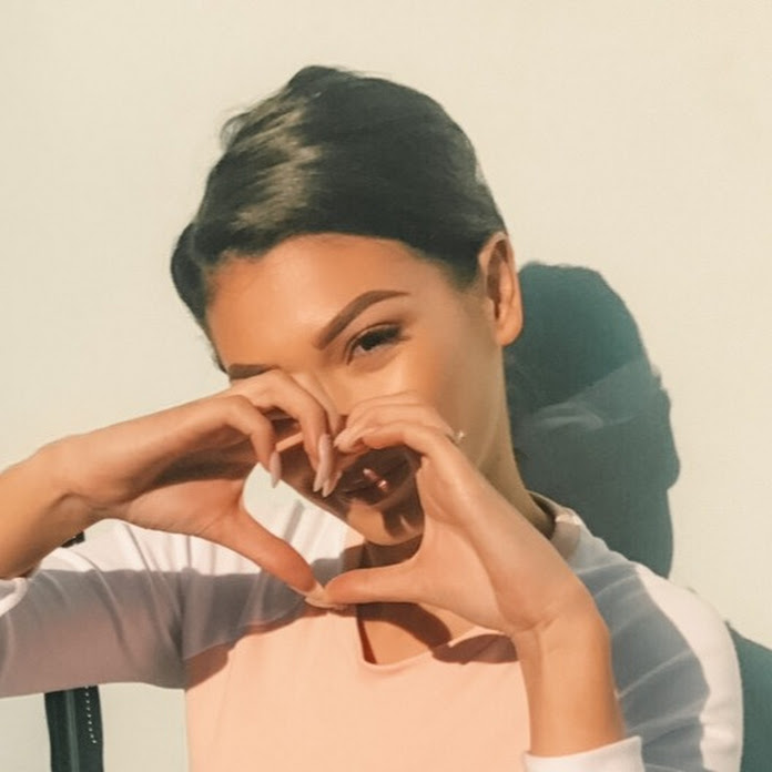 Paola Maria Net Worth & Earnings (2026)