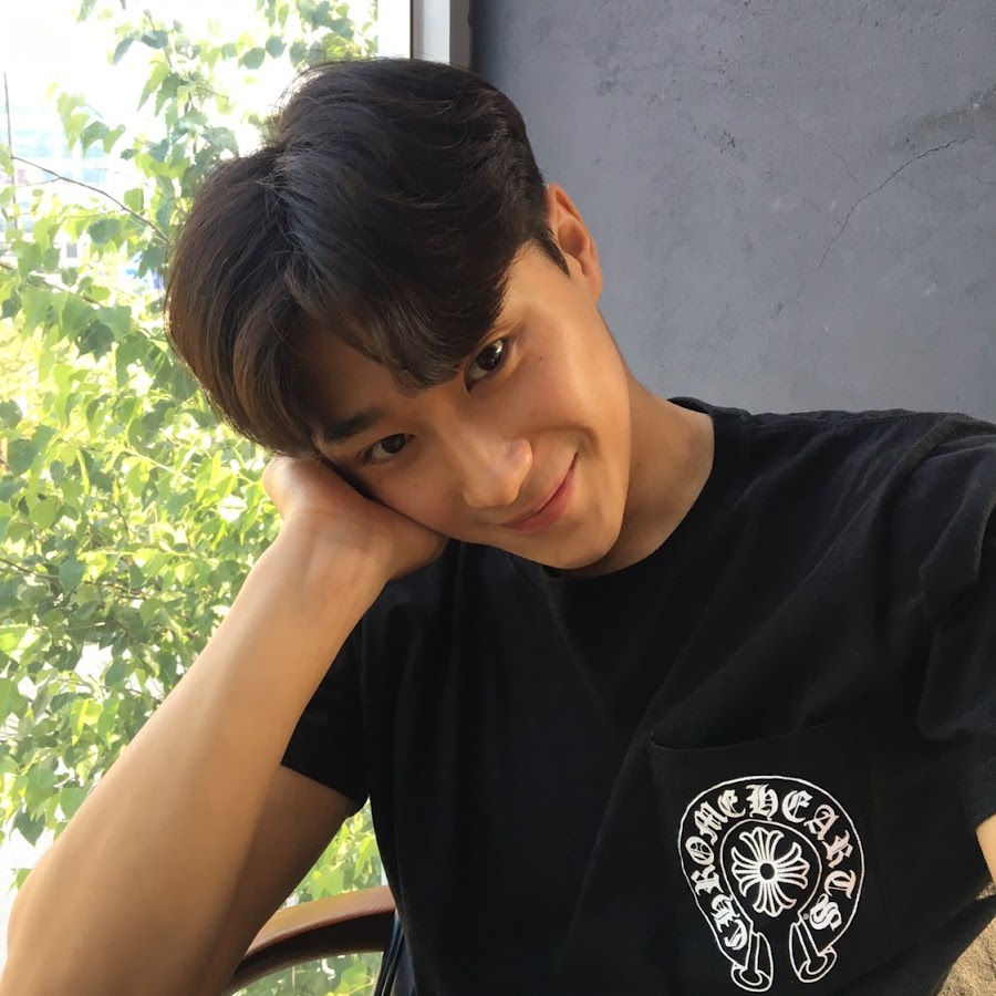korea tampan  YouTube