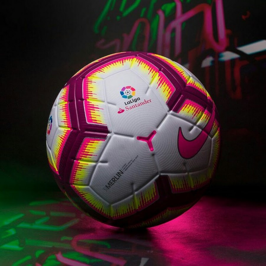 Покажи футбол мяч. Мяч ротейро. Мяч "футбол". Крутые футбольные мячи. Красивый футбольный мяч.