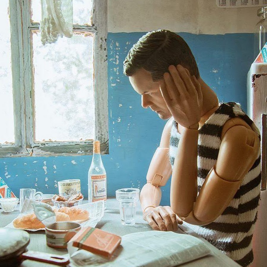 "Барби в Советской коммуналке". Барби и Кен в Советской коммуналке. Женщина в коммуналке. Жизнь Барби Кена в СССР