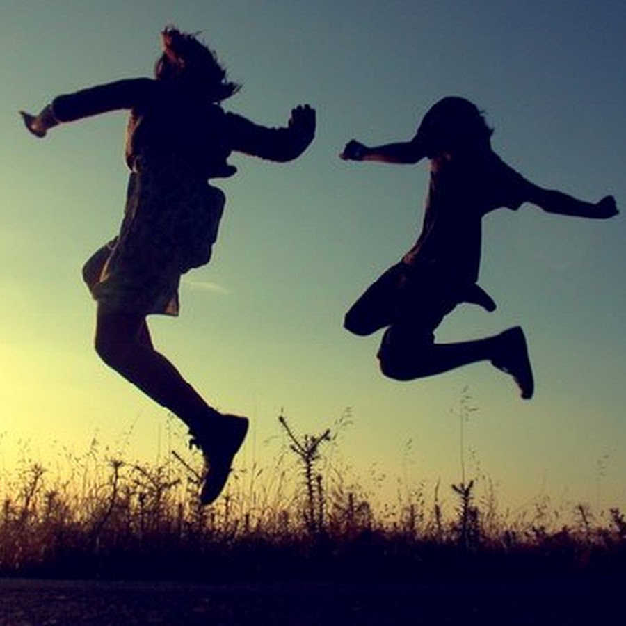 My friend around. друг по английскому языку. Friendship топик по английскому. красивые подруги. My friends.