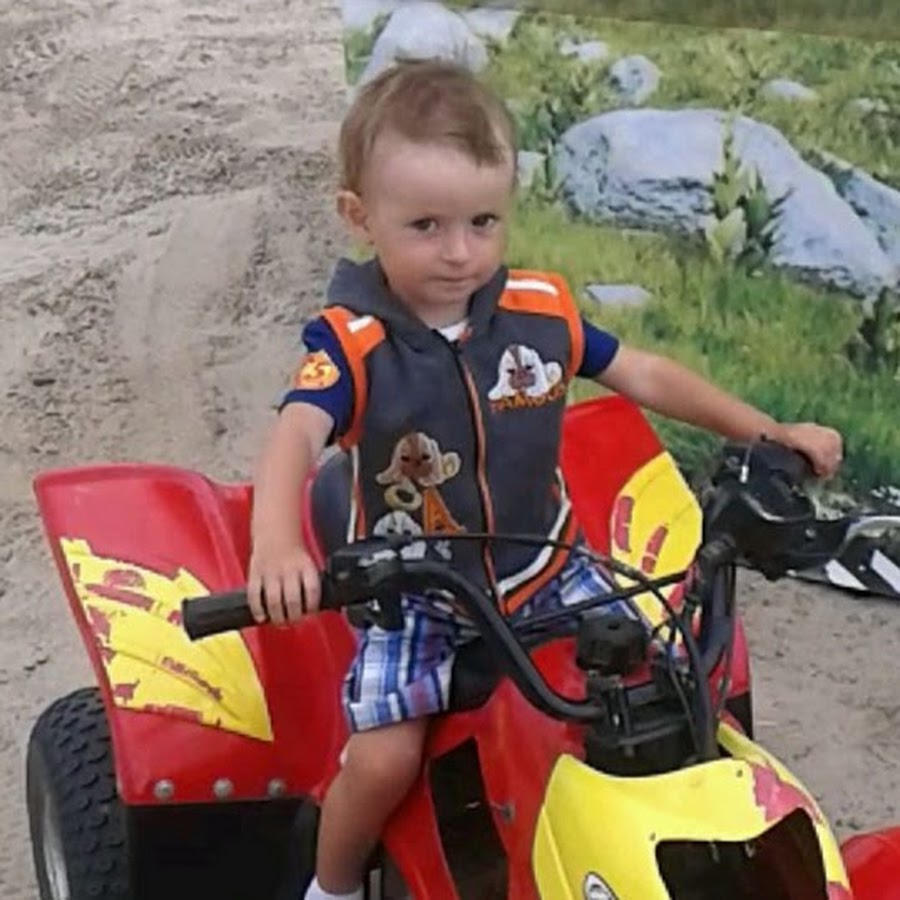 ТОЛЯ И ЕГО СЕМЬЯ YouTube