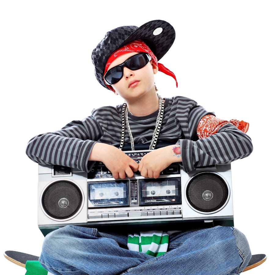 Мем с магнитофоном. Парень с магнитофоном. Наушники к магнитофону. Репер с магнитофоном. Мальчик с магнитофоном