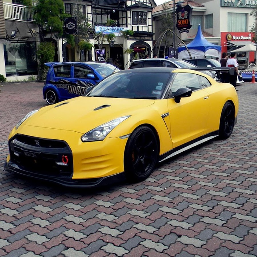 Nissan gt r r35 Р¶С‘Р»С‚С‹Р№
