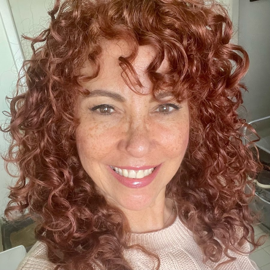 Elizabeth de la Rosa YouTube