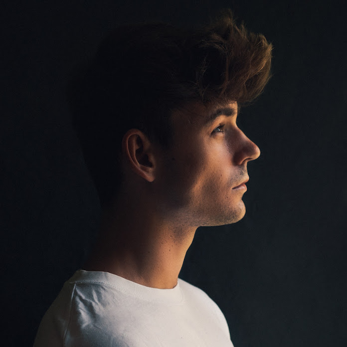 Moritz Garth Net Worth & Earnings (2025)