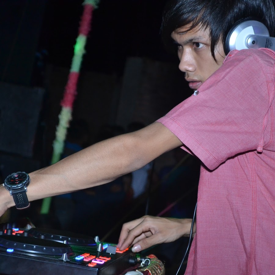 Dj da давыдов андрей. Dj andy. диджей илья онегин москва. Dj andy жара фото. вайс диджеи.