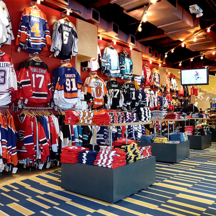 Канада стор. Торонто магазины. Фан шоп НХЛ. Hockey shop in Canada. NHL shop Нью-Йорк.
