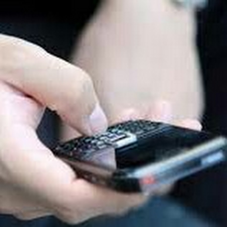 Напасть на телефоне. Украл телефон. Телефон рил ми. Отобрал мобильный телефон. Phone bad habit.