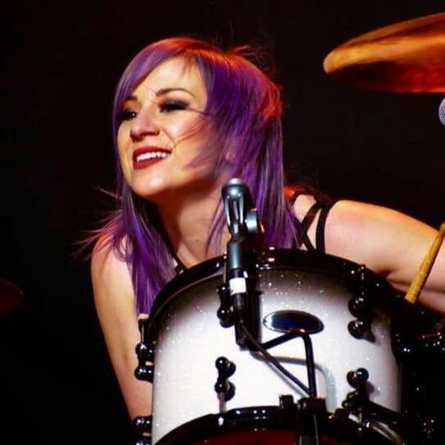 Jen Ledger Slovakia - YouTube