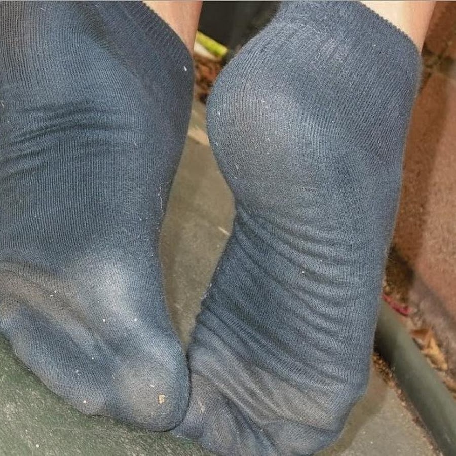 Потные носочки. Потные женские носочки. Самые потные носки. Грязные женские носки.