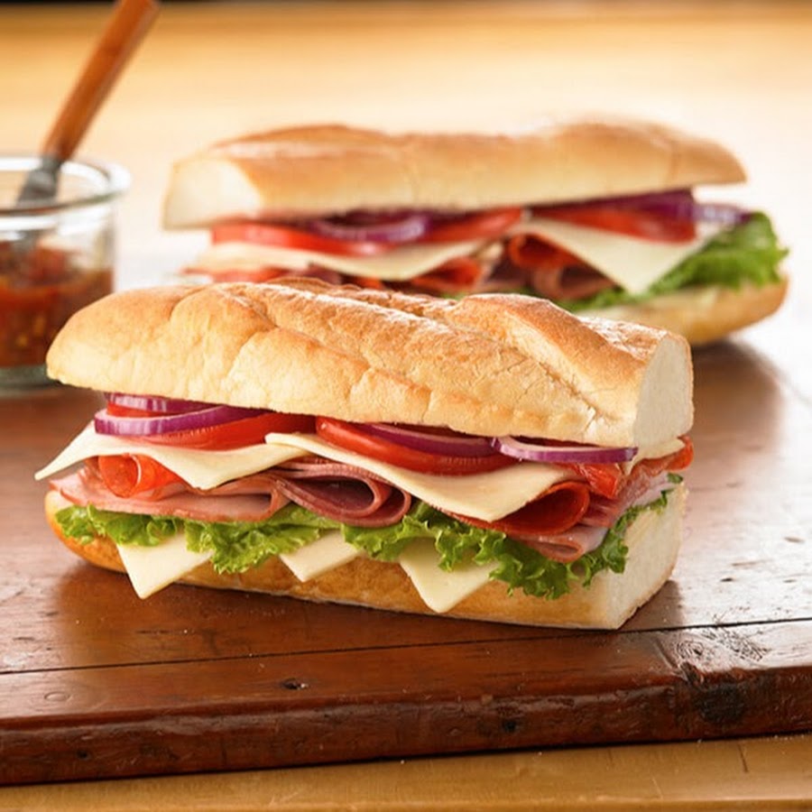 Сэндвичи играть. Сэндвич. Сэндвичи для пикника. Бутерброды на пикник. Sub бутерброды.