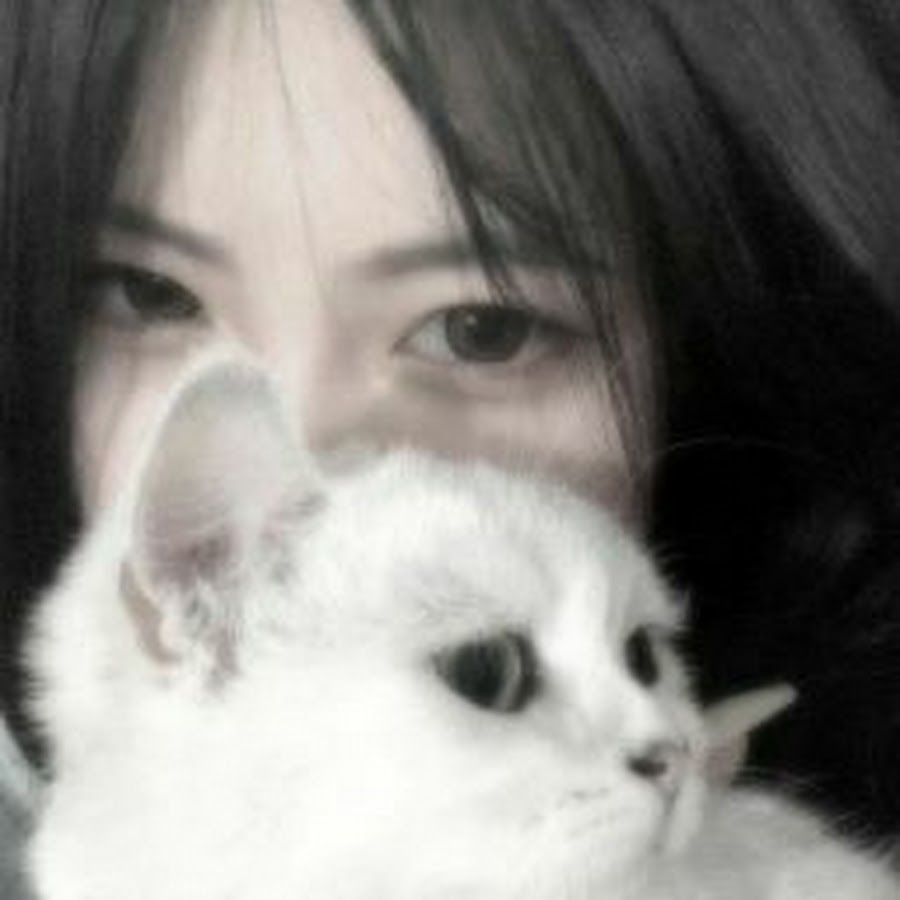 v min kook's _q u e e n ෆ - YouTube