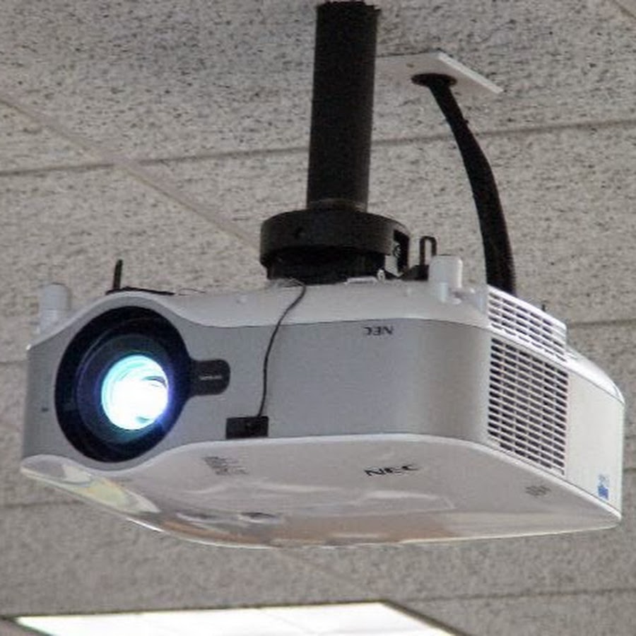 Моторизированный кронштейн для проектора. Как крепить проектор. Кронштейн для крепления проектора к потолку. Проектор панасоник 502 потолочное крепление. Крепление для проектора.