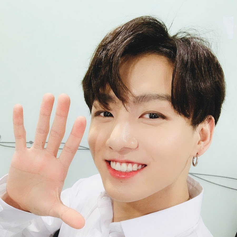 Golden Maknae - YouTube