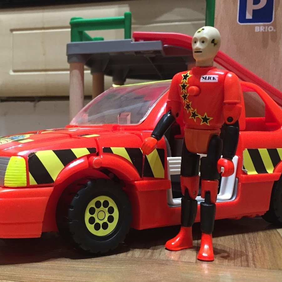 Crash car игрушка. Crashed toys. Crash test игрушка. Crashed toys. фигуры из мусора.