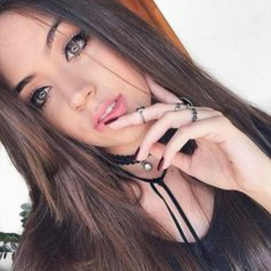 Claudia alende меган фокс. Девушка брюнетки селфи. Мэгги линдеманн 18 +. Кира керн модель. Айжан асемова селфи 2021.