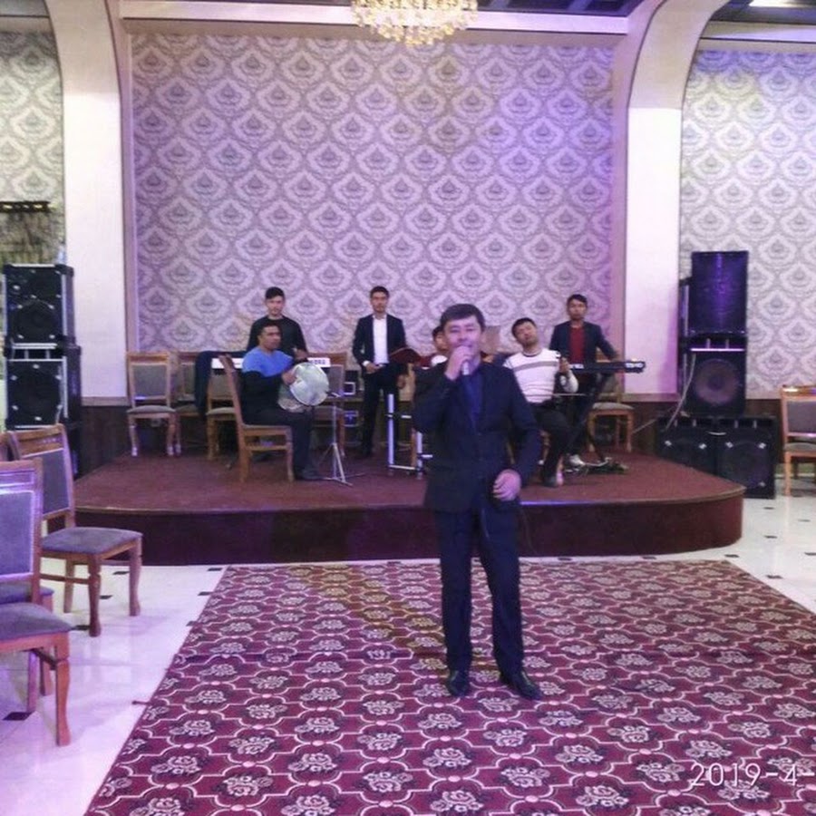 Келини точик. Пышные красивые таджички. Келинчак либоси. Куртахои точики 2022. Таджикские девушки в национальных нарядах.