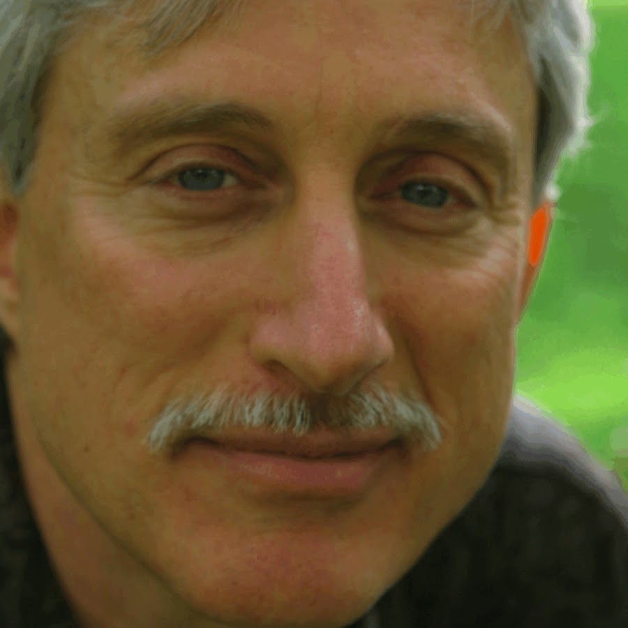 Michael Wayne 