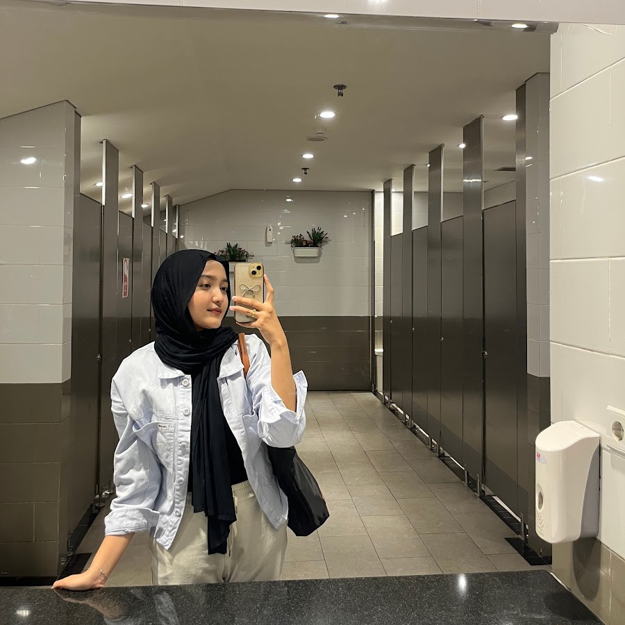 Zellina Ginanti - YouTube