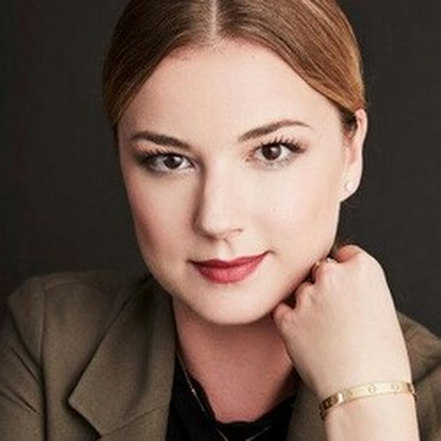 Emily VanCamp Brasil - YouTube