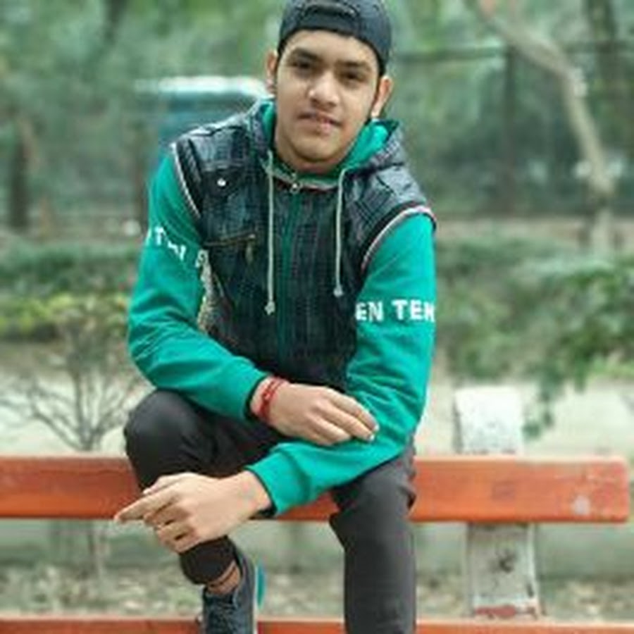 Akshu gaming - YouTube